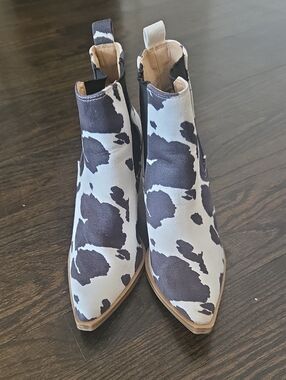 Women's Cow Print Pointed Toe Ankle Boots - Black & White